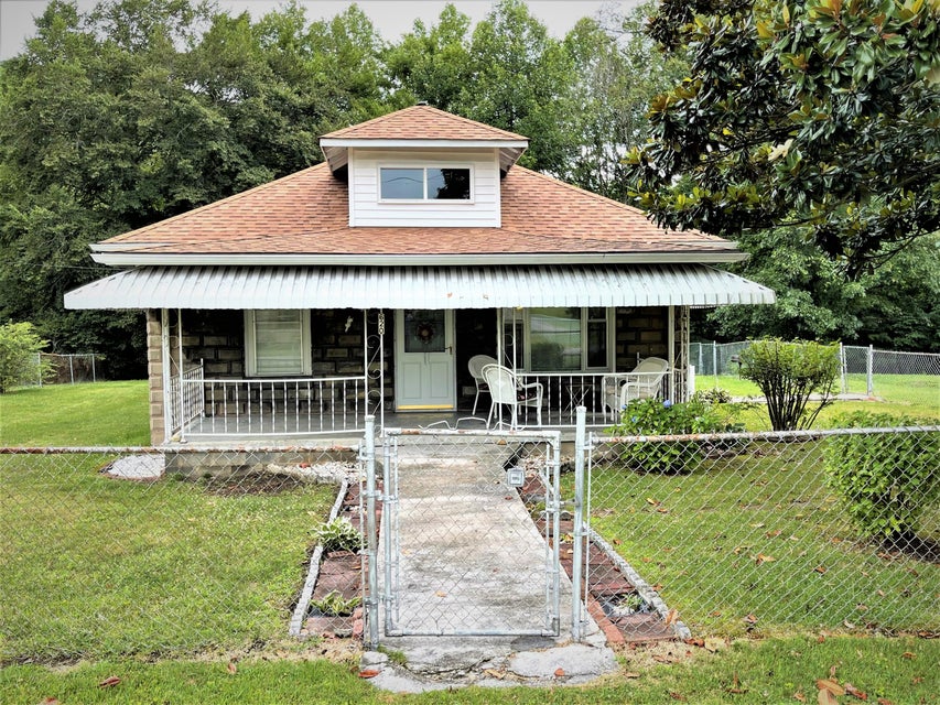 Photo #4: 620 River Street