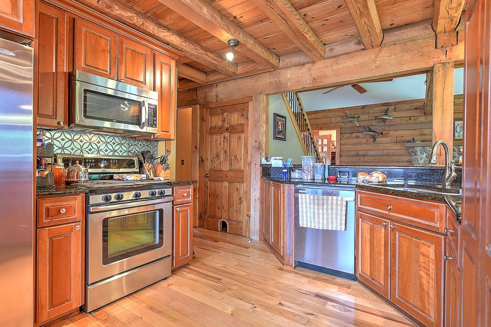 Photo #10: 810 Seven Oaks Drive