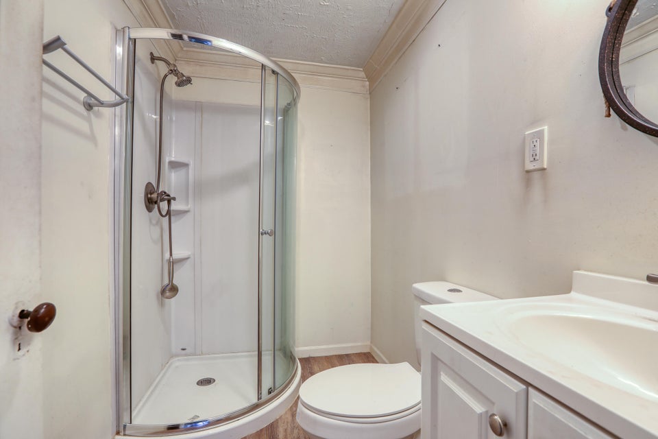 Photo #27: 805 Brummit Street