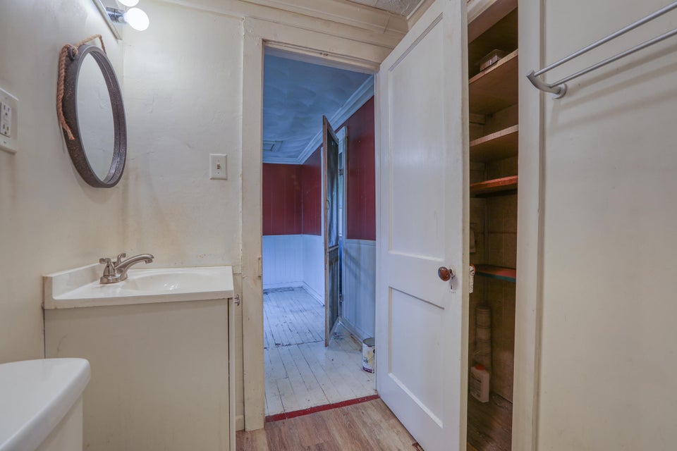 Photo #28: 805 Brummit Street
