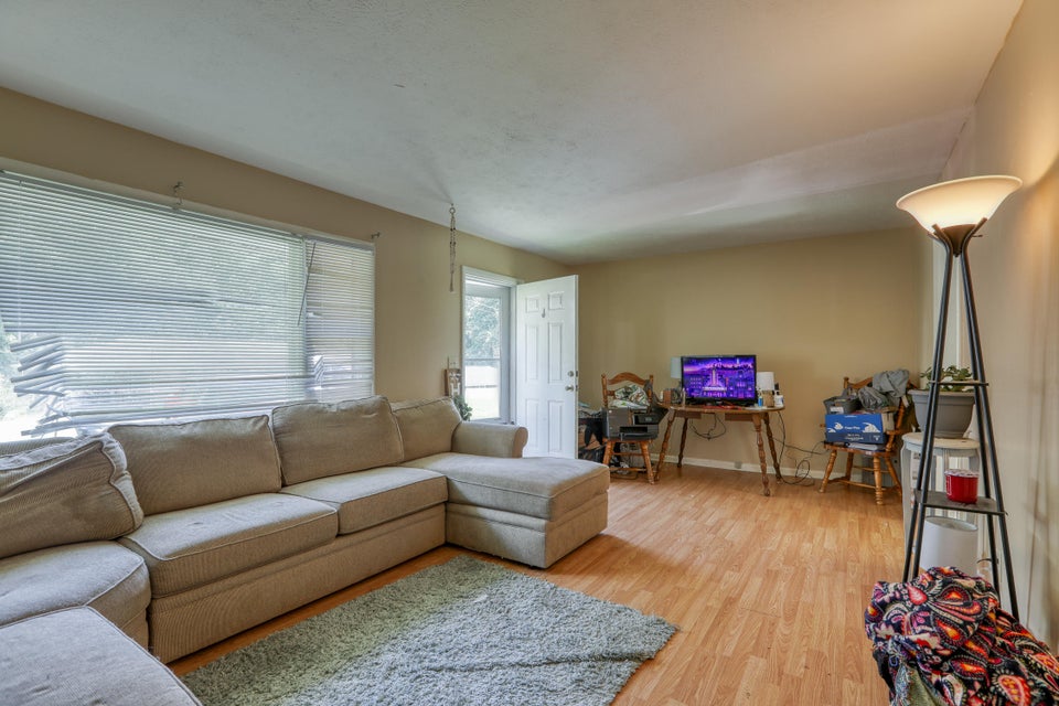 Photo #31: 217 Oak Street