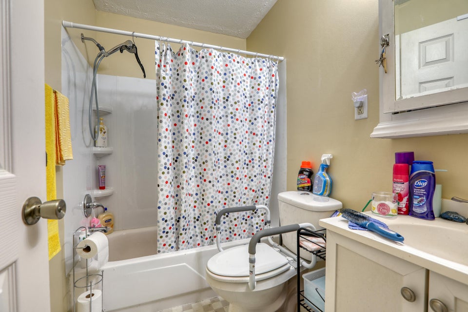 Photo #40: 217 Oak Street