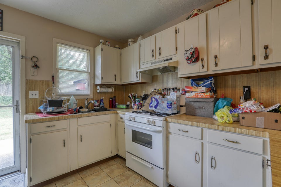 Photo #18: 216 Willow Street