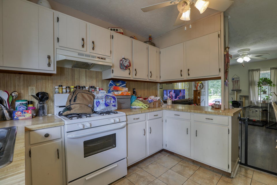 Photo #19: 216 Willow Street