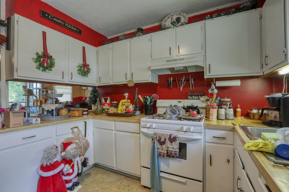 Photo #36: 216 Willow Street