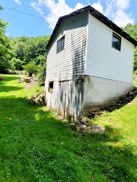 Photo #10: 3058 Aily Road
