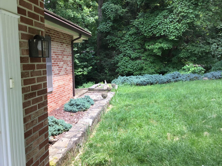 Photo #7: 617 Woodland Terrace
