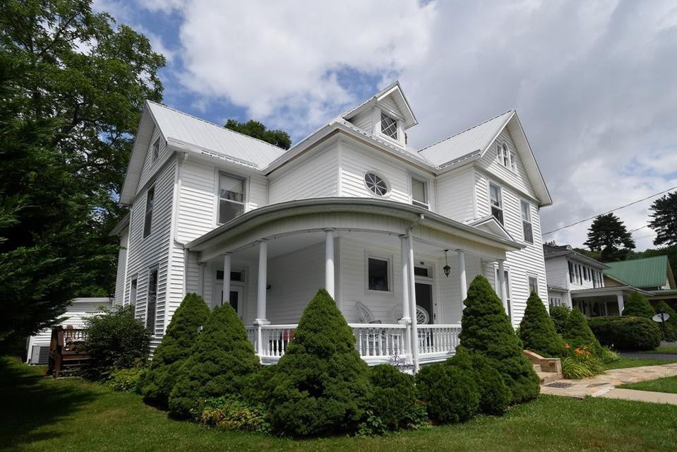 Photo #4: 233 Church Street