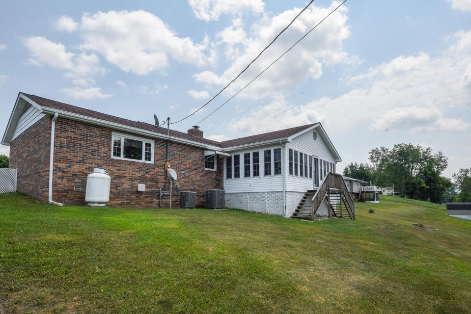 Photo #3: 2635 Warren Drive