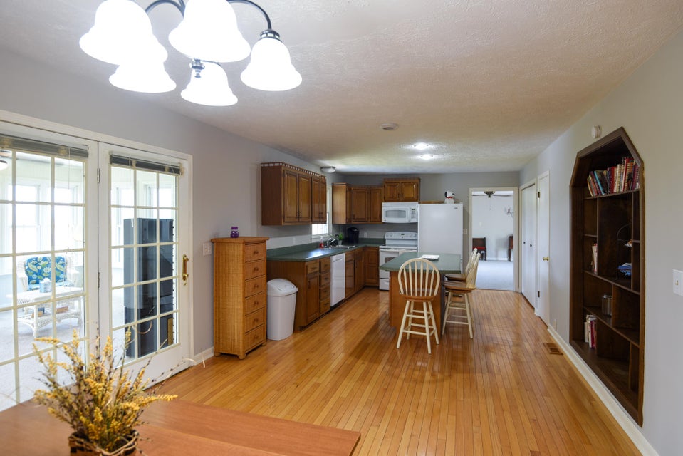 Photo #6: 2635 Warren Drive