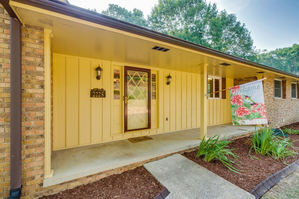 Photo #4: 2225 Sheffield Street