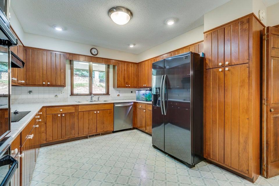 Photo #16: 2225 Sheffield Street