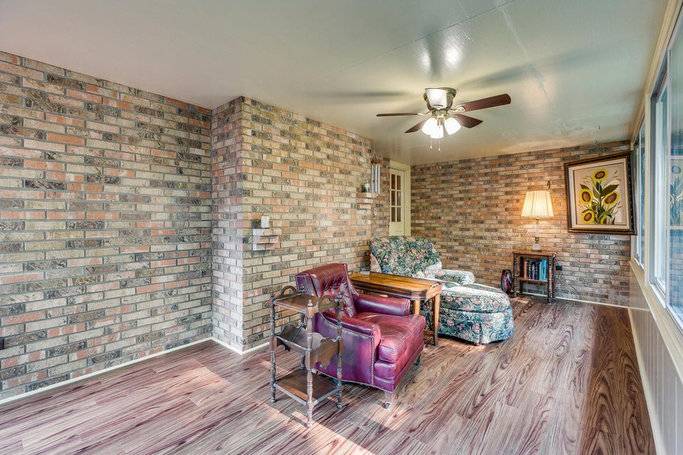 Photo #31: 2225 Sheffield Street