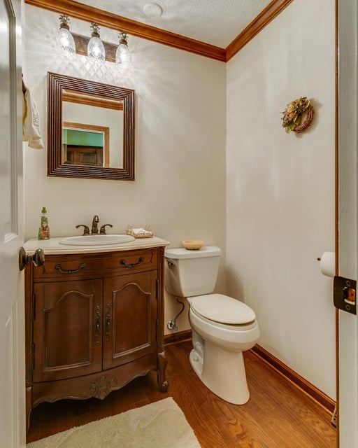 Photo #37: 2225 Sheffield Street