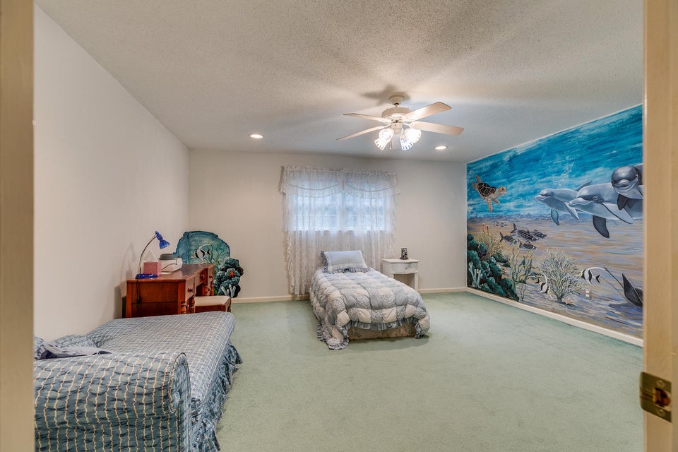 Photo #43: 2225 Sheffield Street