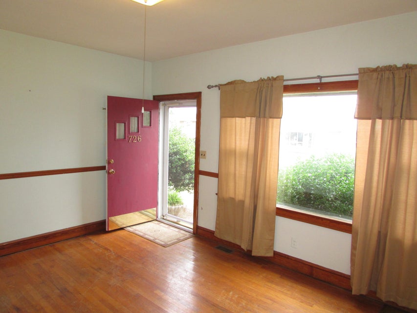 Photo #10: 726 H Street