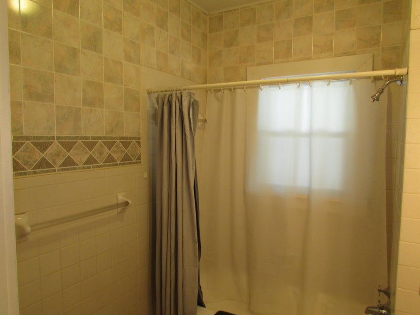 Photo #31: 726 H Street