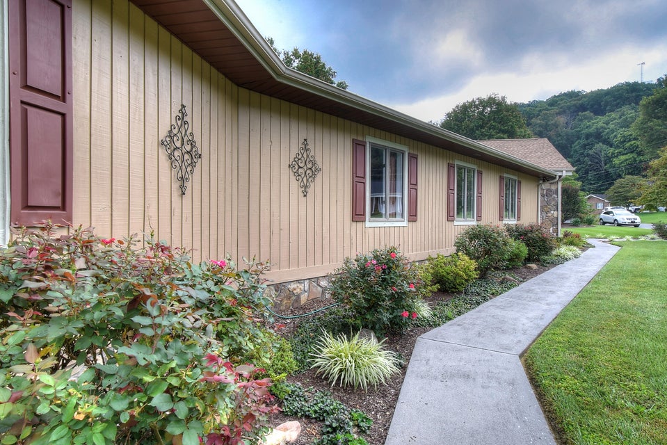 Photo #5: 2315 Eagle Drive