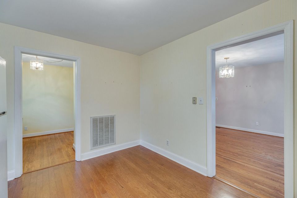 Photo #11: 2404 Sherwood Road