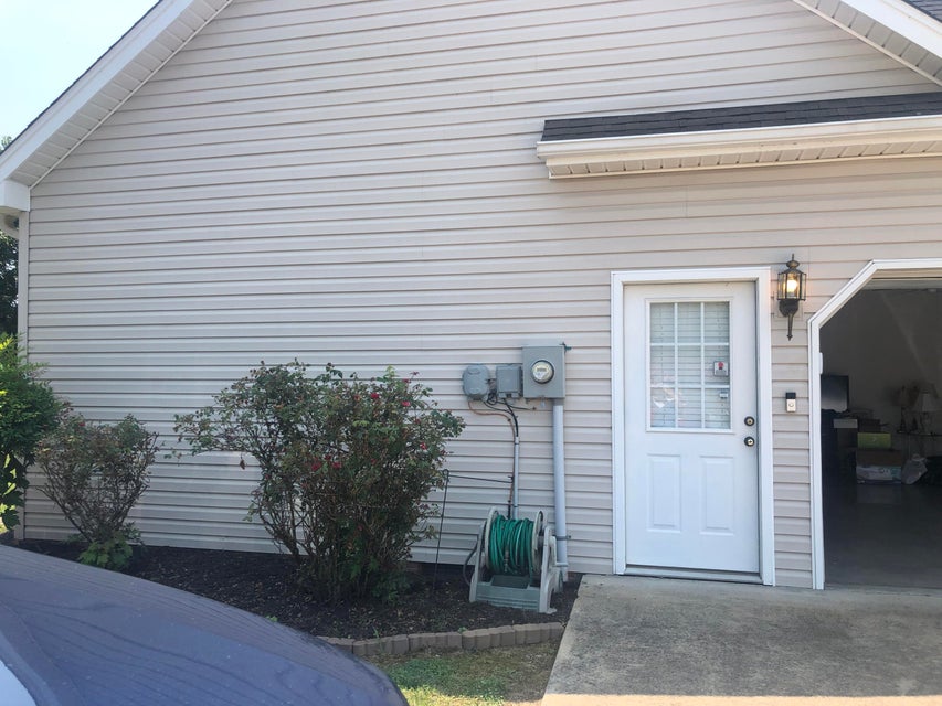 Photo #9: 101 Southgate Drive