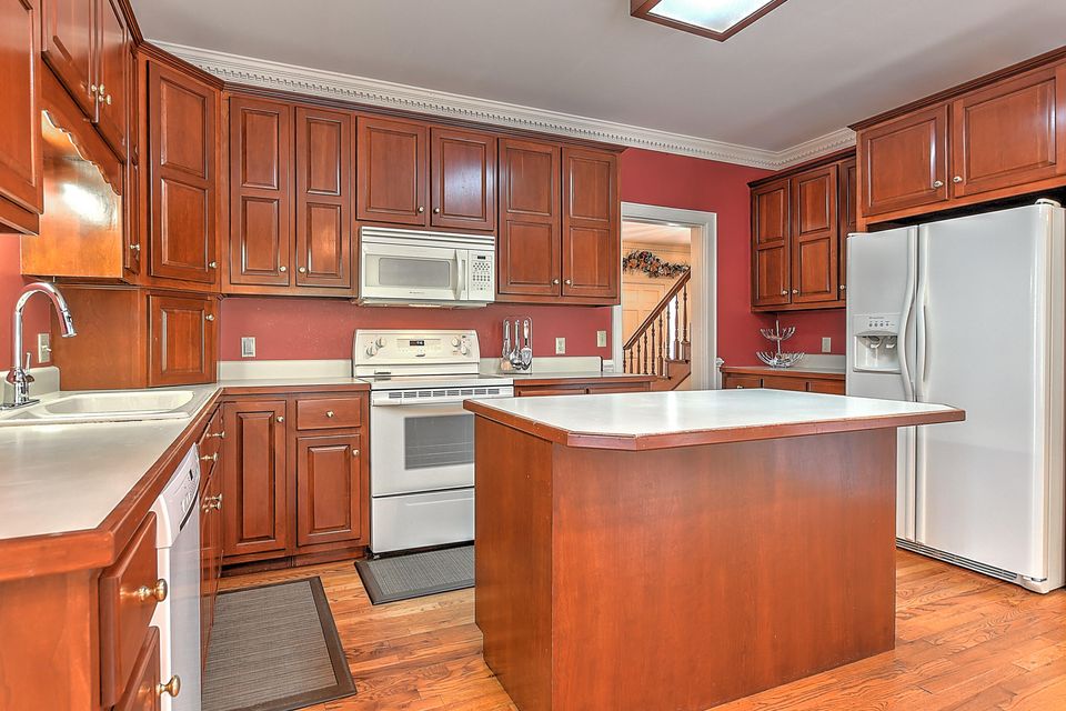 Photo #10: 601 Highland Acres