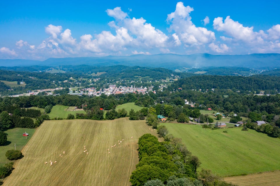 Photo #36: 601 Highland Acres