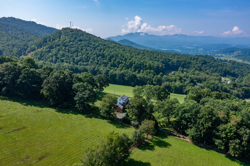 Photo #39: 601 Highland Acres