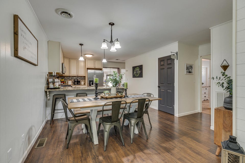 Photo #8: 228 Harris Street