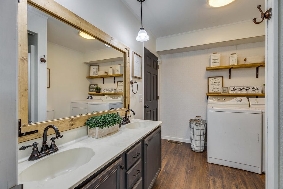 Photo #22: 228 Harris Street