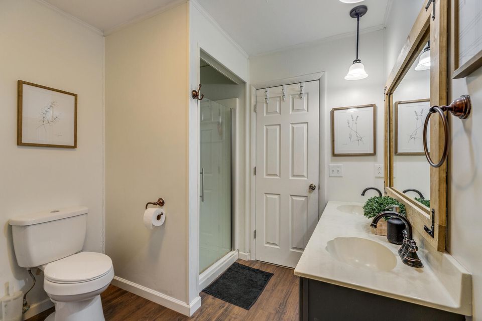 Photo #24: 228 Harris Street