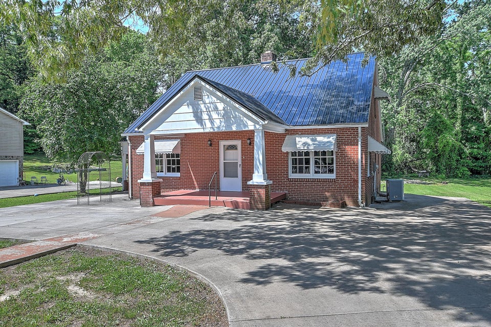 Photo #1: 401 Hillcrest Drive