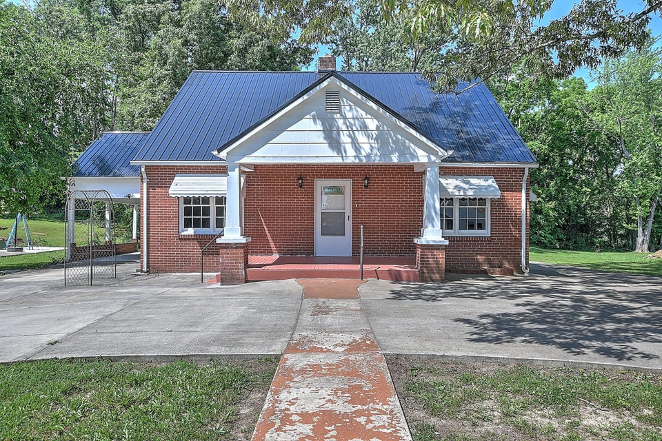 Photo #2: 401 Hillcrest Drive