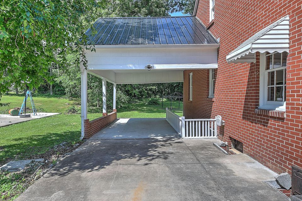 Photo #4: 401 Hillcrest Drive