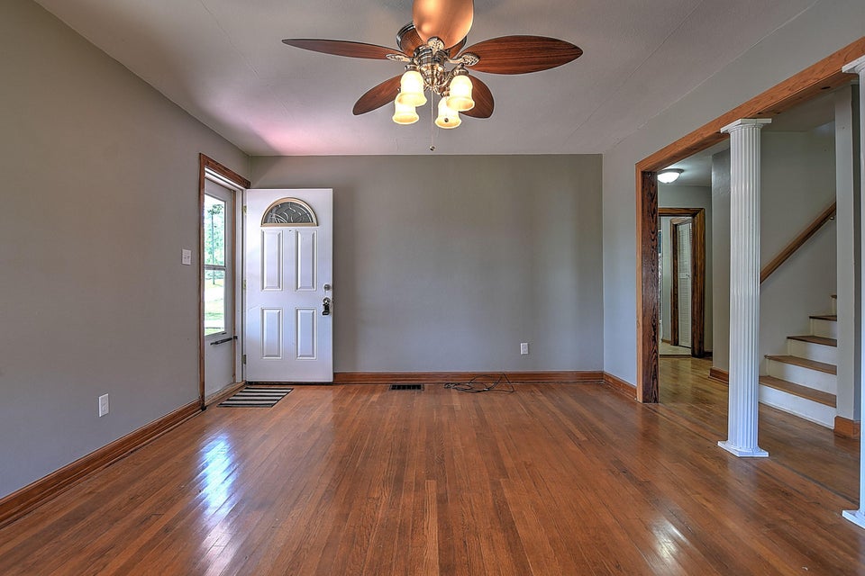 Photo #7: 401 Hillcrest Drive