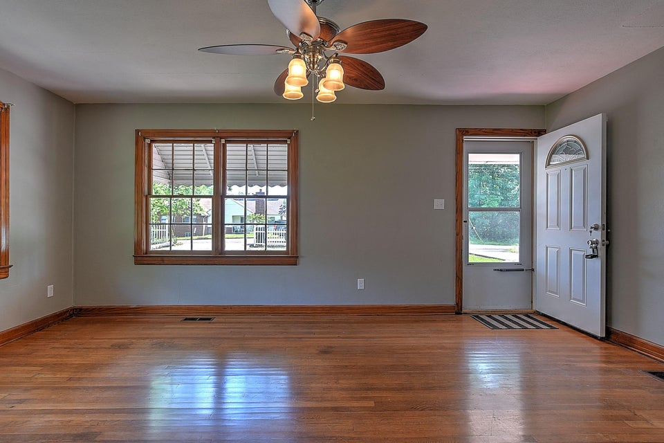 Photo #8: 401 Hillcrest Drive