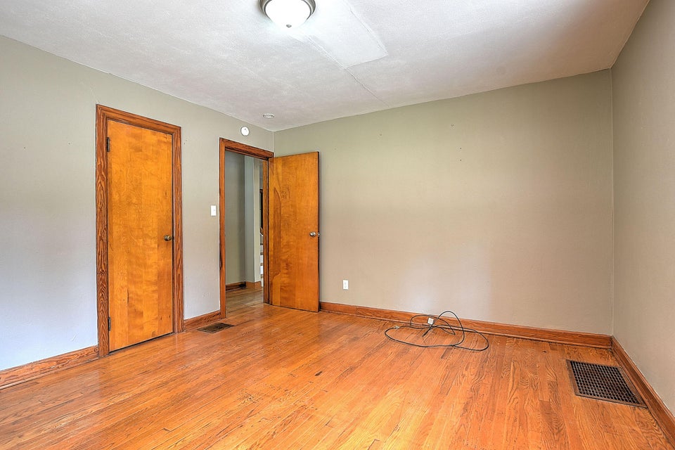 Photo #19: 401 Hillcrest Drive