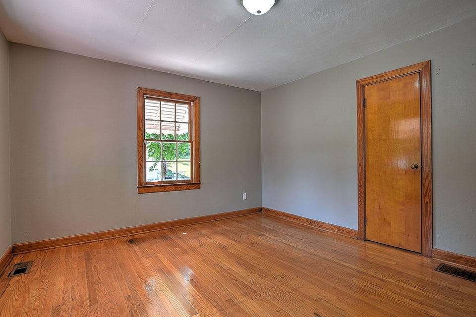 Photo #20: 401 Hillcrest Drive