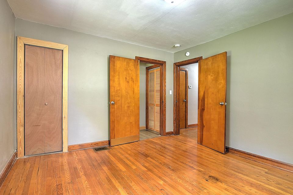 Photo #24: 401 Hillcrest Drive