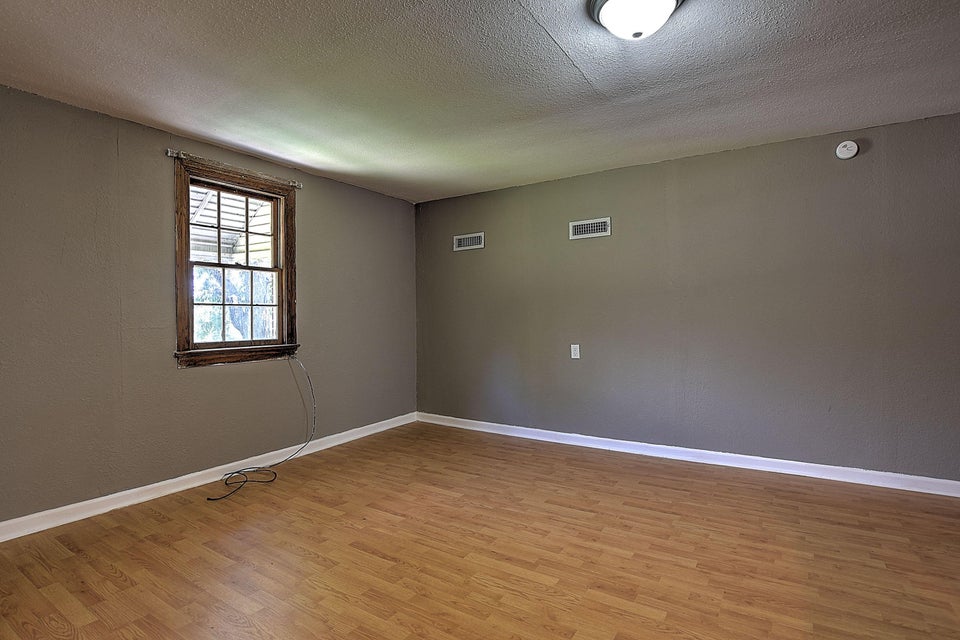 Photo #26: 401 Hillcrest Drive
