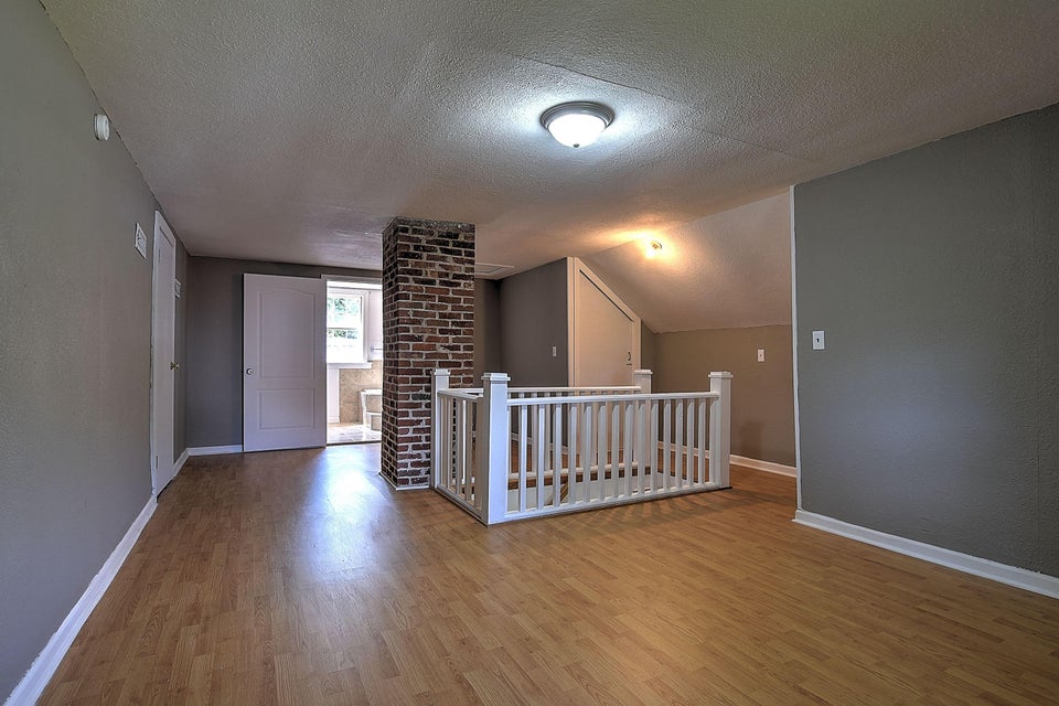 Photo #28: 401 Hillcrest Drive
