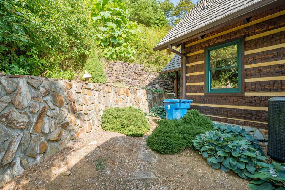 Photo #17: 709 Coves Edge Drive