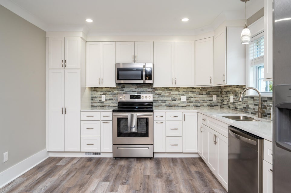 Photo #4: 3528 Crestwood Drive