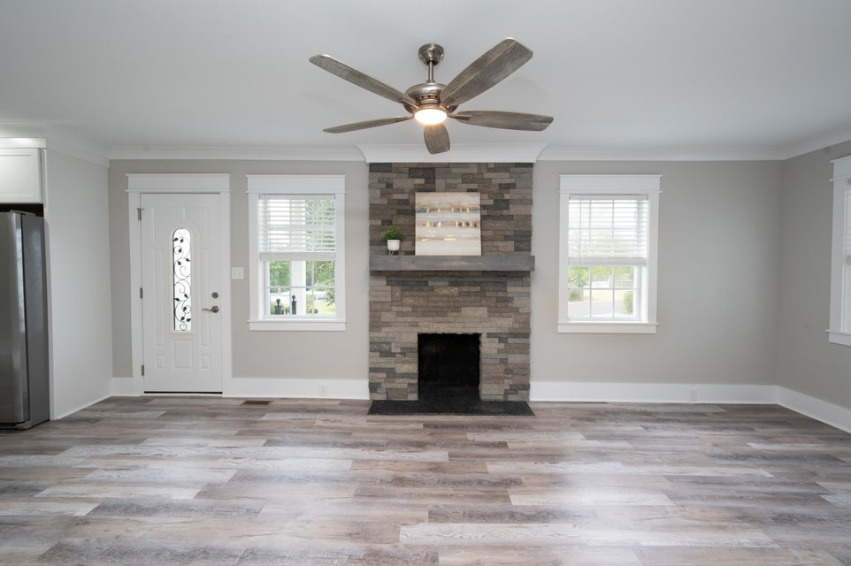 Photo #6: 3528 Crestwood Drive