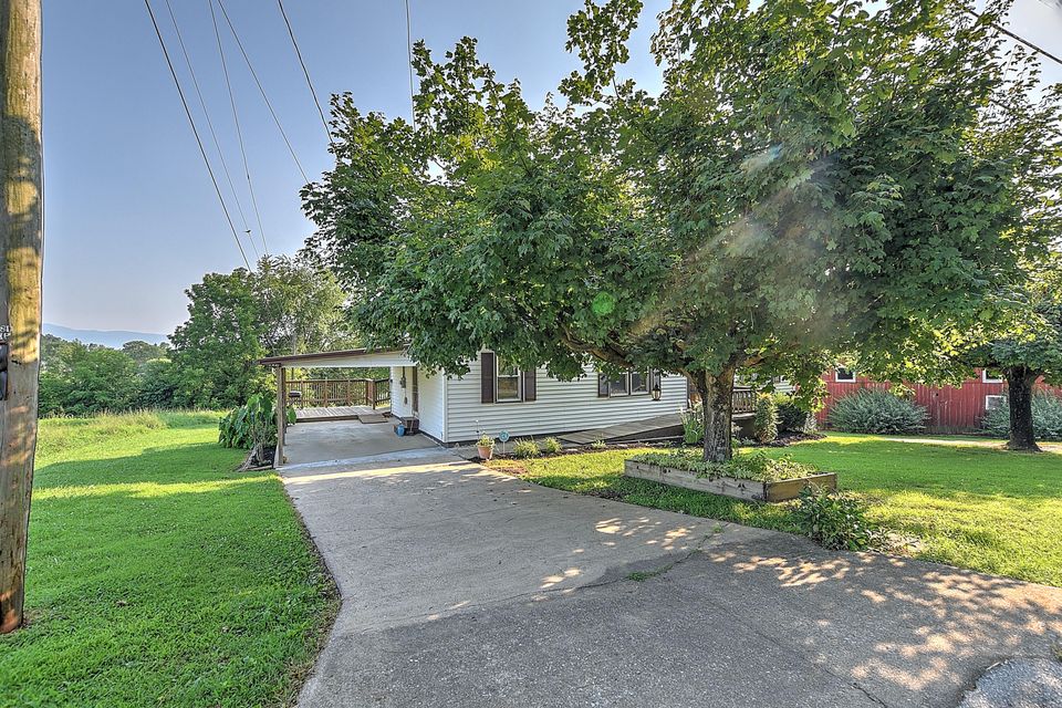 Photo #4: 256 Meadowbrook Road