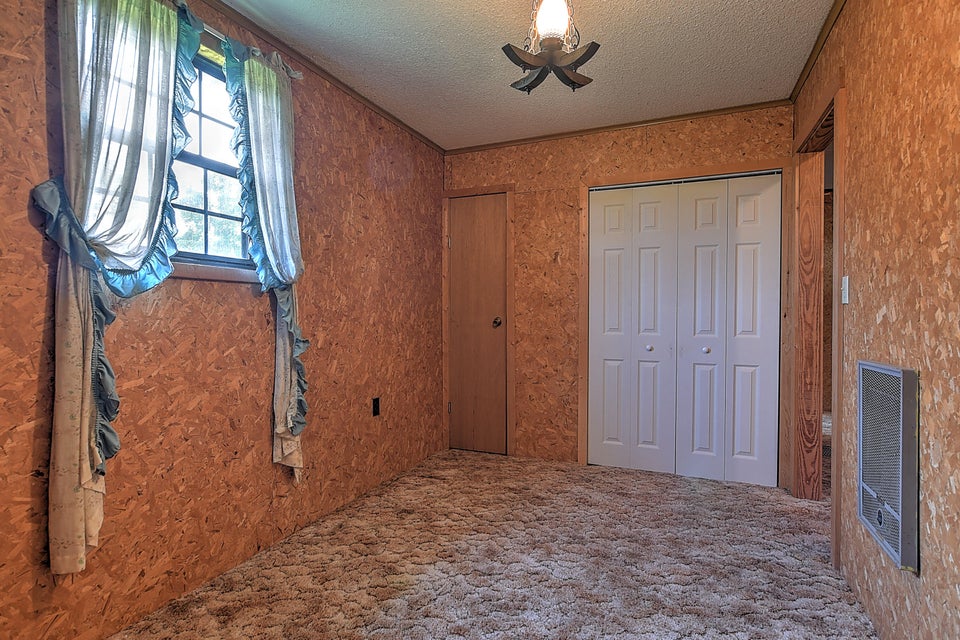Photo #25: 256 Meadowbrook Road