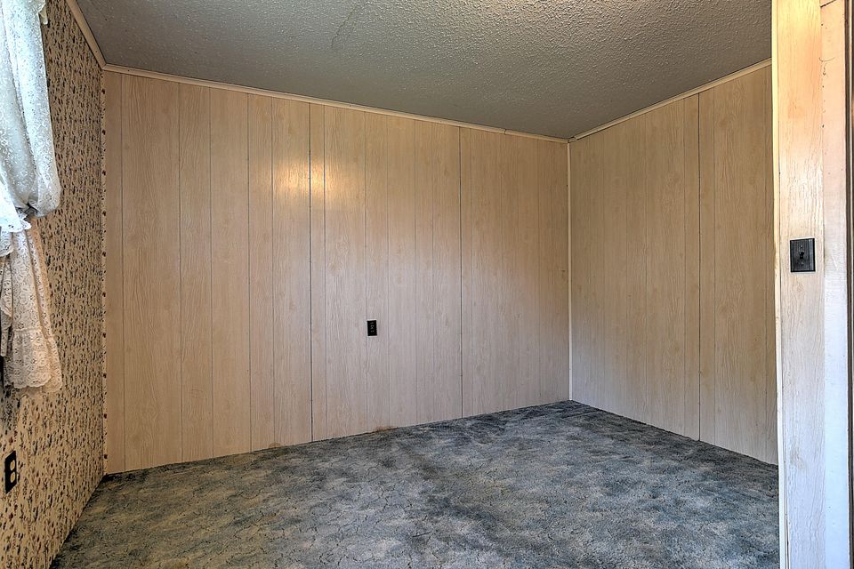 Photo #11: 256 Meadowbrook Road