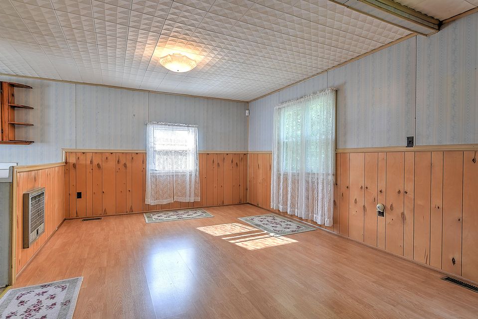 Photo #8: 256 Meadowbrook Road