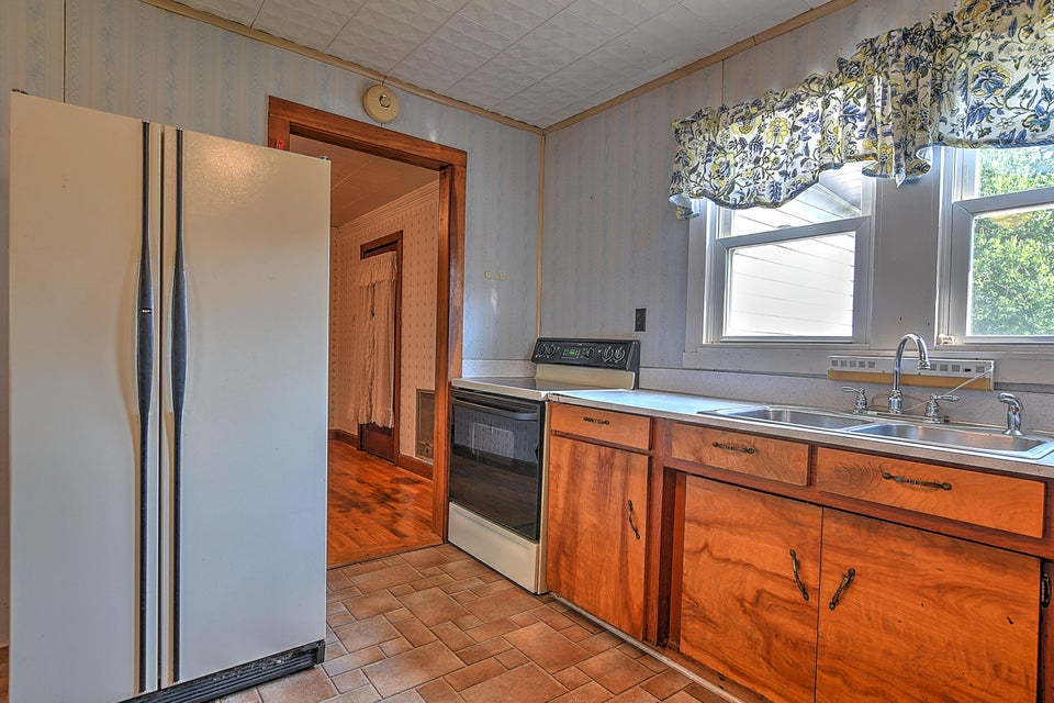 Photo #15: 256 Meadowbrook Road