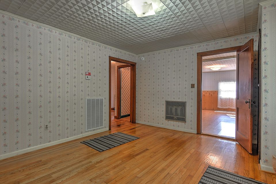 Photo #17: 256 Meadowbrook Road