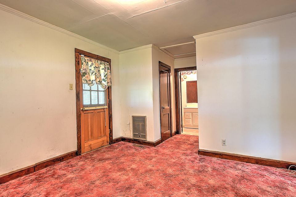 Photo #19: 256 Meadowbrook Road
